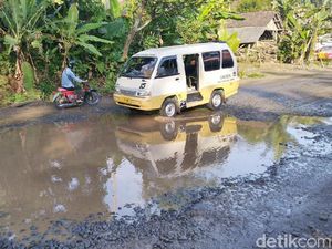 Mirip Kolam, Jalur Lingkar Selatan Ciamis Tak Layak Dilintasi Pemudik