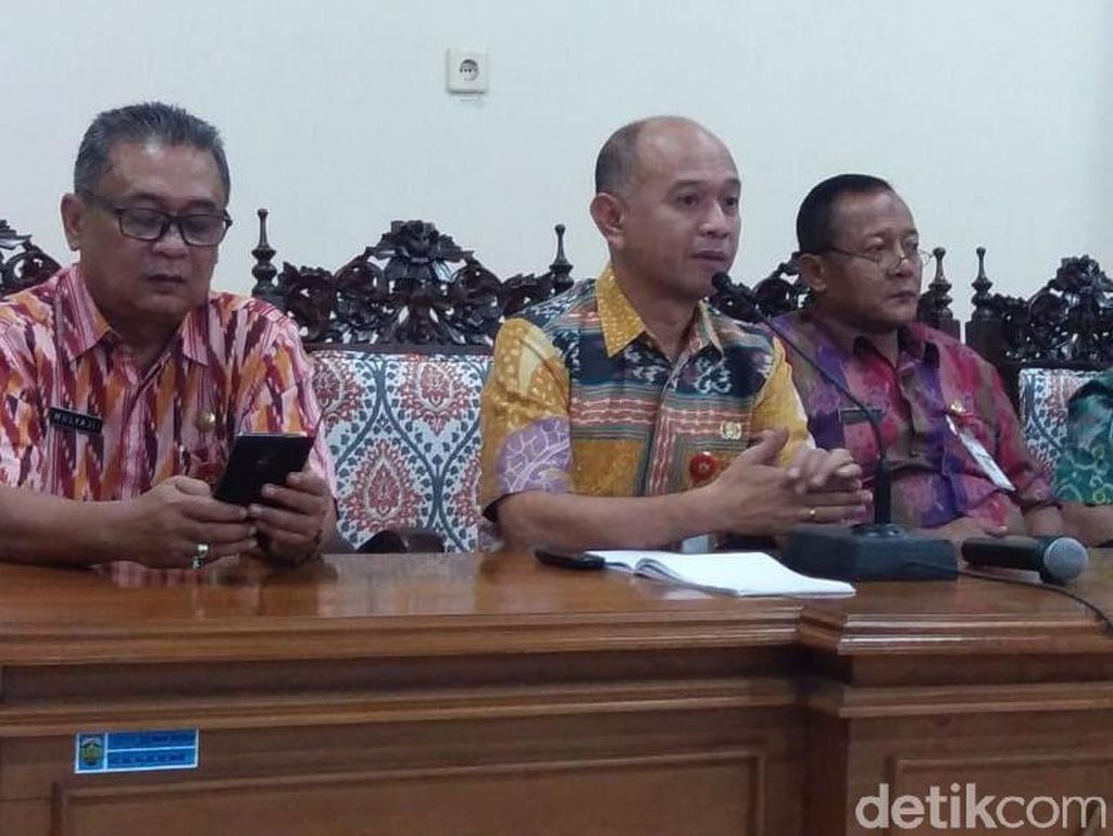 Wabup Kumpulkan Pimpinan OPD Pascapenahanan Bupati Jepara oleh KPK Wabup Kumpulkan Pimpinan OPD Pascapenahanan Bupati Jepara oleh KPK
