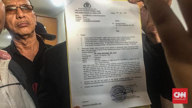Surat pemberitahuan penangkapan terhadap Eggi Sudjana.