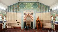 Megahnya Masjid di Atap Pasar Tanah Abang