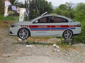 Mobil Polisi Palsu Bikin Pengendara Takut Langgar Lalu Lintas
