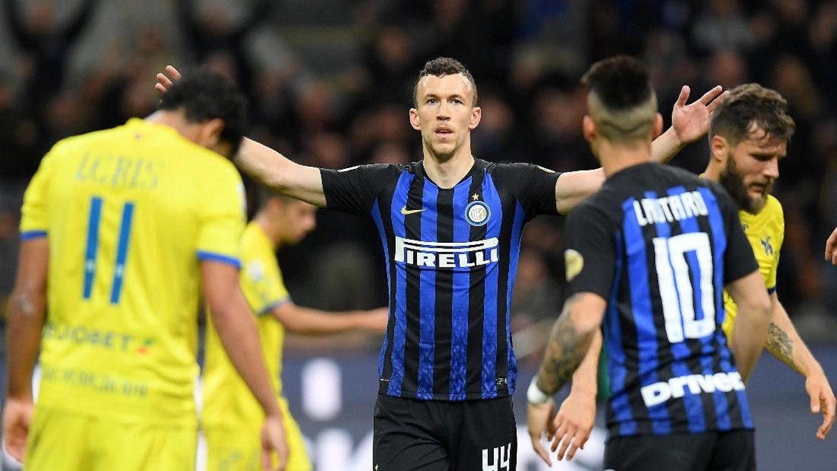 Inter Milan wajib menang di laga terakhir Serie A untuk meraih tiket Liga Champions. (Foto: REUTERS/Daniele Mascolo)