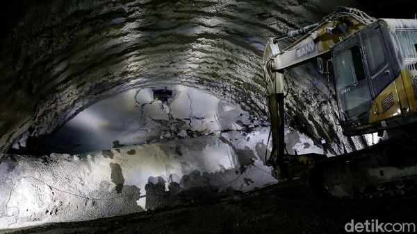 Setahun Dibangun, Terowongan Kereta Cepat 608 M Akhirnya Tembus