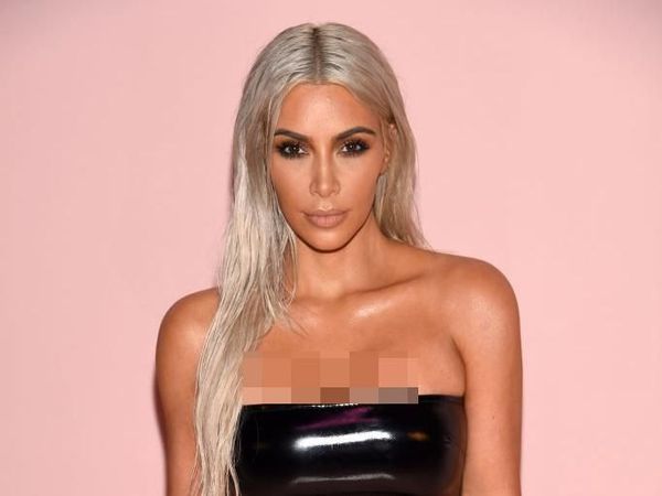 6 Selebriti Ini Pakai Foundation Badan, Kim Kardashian Sampai Chrissy Teigen
