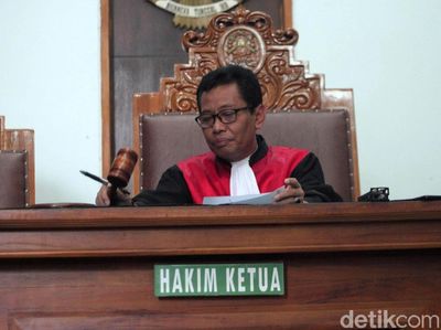 Tok! Hakim Tolak Praperadilan Romahurmuziy