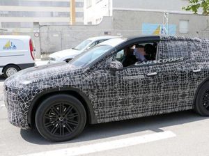 Mobil Canggih BMW Mulai Diuji Interiornya Mulai Terlihat Mobil Canggih BMW Mulai Diuji Interiornya Mulai Terlihat