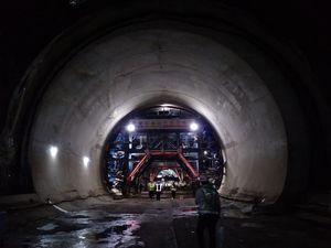 Dikawal Ridwan Kamil, Rini Tinjau Terowongan Kereta Cepat di Walini