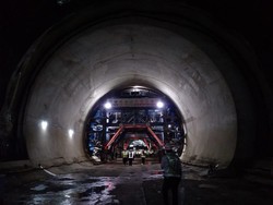 Dikawal Ridwan Kamil, Rini Tinjau Terowongan Kereta Cepat di Walini