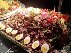 Menu Buka Puasa, Ada Nasi Liwet Hingga Kebuli Dalam Ramadan Street Bazar