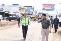 Bupati Musi Banyuasin Dodi (kanan)