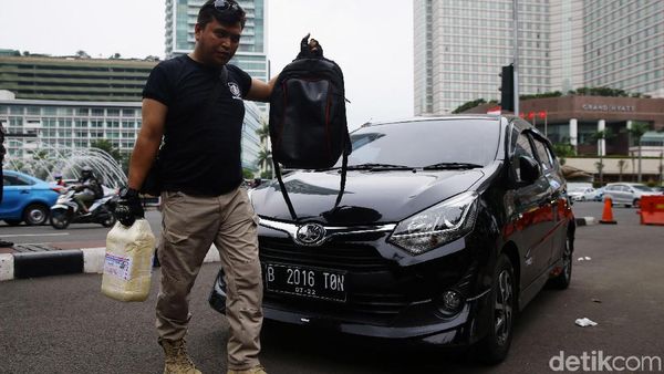 Polisi Amankan Cairan Kimia dari WNA yang Tak Tertib Berlalu Lintas