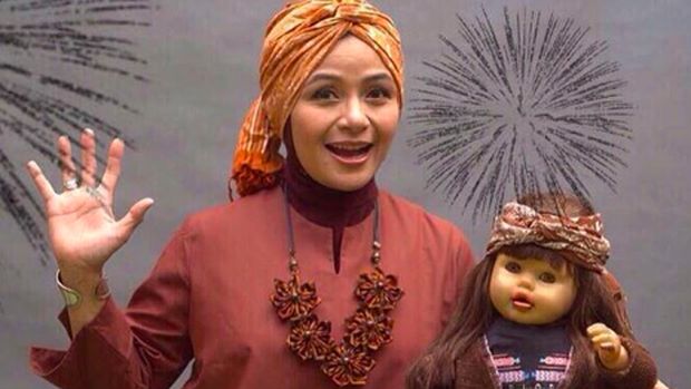 Cara Ria Enes Ajarkan Anak agar Kuat Berpuasa