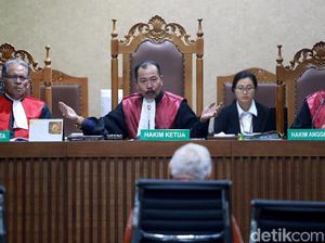 Draf Final RKUHP: Tidak Hormat ke Hakim Didenda Rp 10 Juta Draf Final RKUHP: Tidak Hormat ke Hakim Didenda Rp 10 Juta