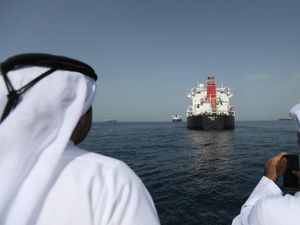 Kapal Minyak Arab Saudi Diserang, Buntut Manuver AS di Timur Tengah?