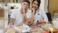 Gaya Romantis Mantan Putri Indonesia, Bunga Jelitha saat Makan Bareng Syamsyir Alam