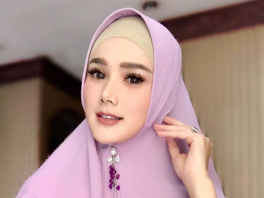 Selain SD 3 Tahun, Riwayat Pendidikan Mulan Jameela Ini Juga Buat Netizen Heran Selain SD 3 Tahun, Riwayat Pendidikan Mulan Jameela Ini Juga Buat Netizen Heran