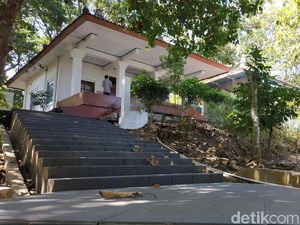 Makam Kanjeng Jimat, Saksi Bisu Sejarah Penyebaran Islam di Pacitan Makam Kanjeng Jimat, Saksi Bisu Sejarah Penyebaran Islam di Pacitan