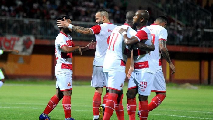 Madura United ke puncak klasemen usai kalahkan Persela (Saiful Bahri/Antara) Madura United ke puncak klasemen usai kalahkan Persela (Saiful Bahri/Antara)