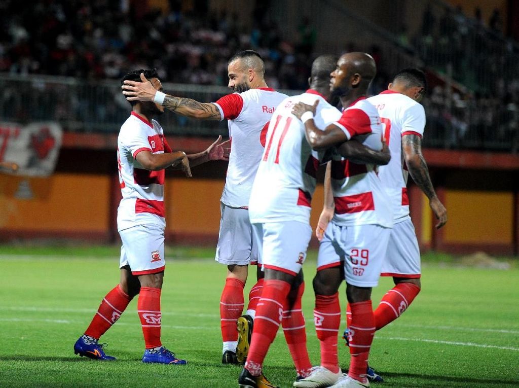 Persela Vs Madura United: Sape Kerrab Menang Telak 5-1 Persela Vs Madura United: Sape Kerrab Menang Telak 5-1