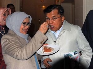 JK Dapat Kejutan Ultah saat Bertugas di Swiss