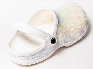 Crocs Comeback! Omzet Melonjak 64% Jadi Rp 6,6 Triliun Crocs Comeback! Omzet Melonjak 64% Jadi Rp 6,6 Triliun