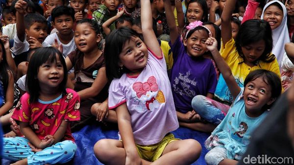 Trauma Healing untuk Kembalikan Keceriaan Anak-anak Kampung Bandan