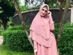 Ahmad Dhani Ulang Tahun, Mulan Jameela Itikaf di Masjid dengan Safeea