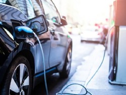 Beralih ke Mobil Listrik, Lebih Hemat Bahan Bakar & Ramah Lingkungan