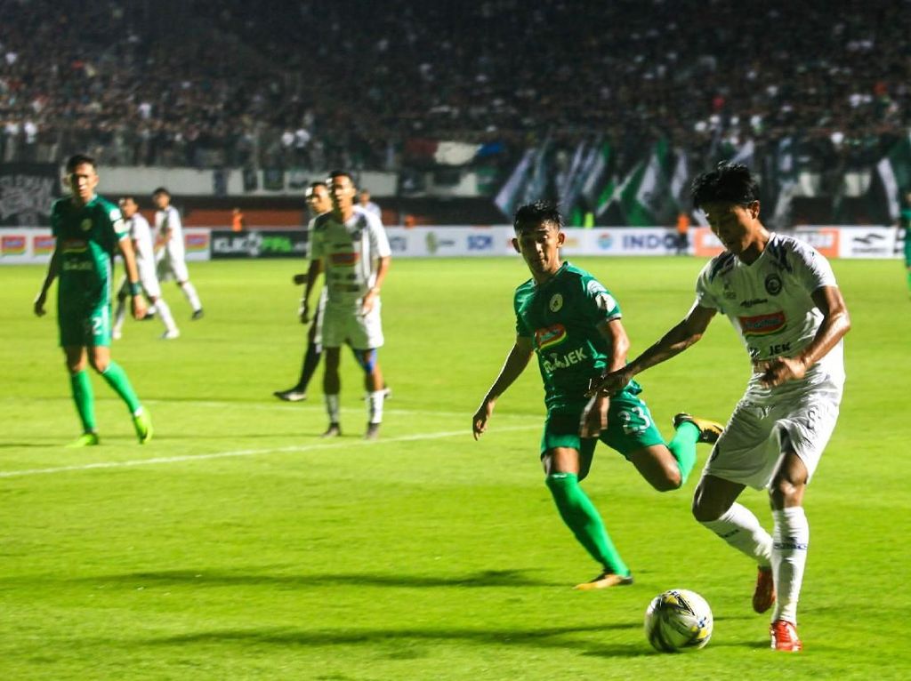PSS Vs Arema FC: Singo Edan Ditaklukkan Super Elja 1-3 PSS Vs Arema FC: Singo Edan Ditaklukkan Super Elja 1-3