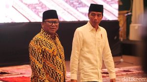 Momen Jokowi Bukber dan Salat Berjemaah di Rumah OSO