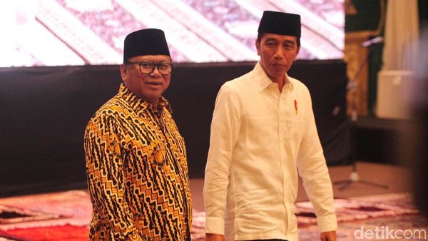 Momen Jokowi Bukber dan Salat Berjemaah di Rumah OSO
