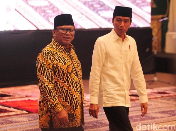 Momen Jokowi Bukber dan Salat Berjemaah di Rumah OSO