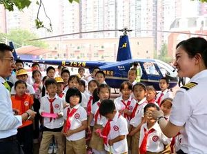 Viral Crazy Rich China Datang ke Sekolah Anak Naik Helikopter, Ini Faktanya