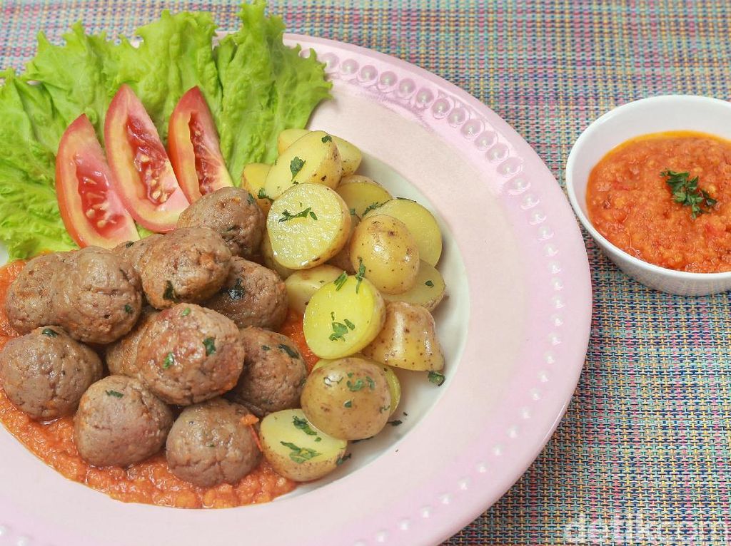 Resep Ramadan Bola Daging Italia dengan Kentang Rebus Resep Ramadan Bola Daging Italia dengan Kentang Rebus