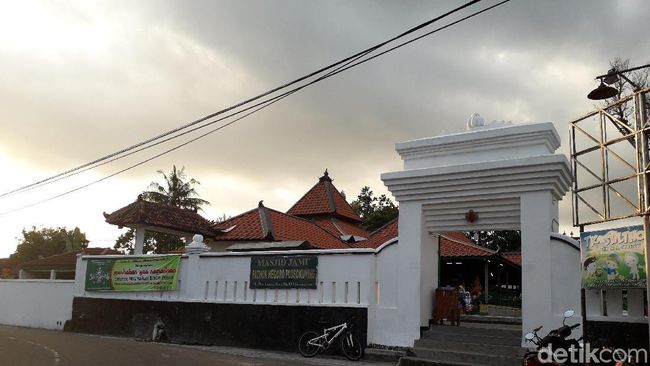 Berita Sejarah Panjang Masjid Pathok Negoro, Benteng Pertahanan Sultan HB I Rabu 17 April 2024