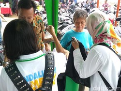 Ini Respon Pengunjung Pasar Benhil Ketika Disidak Sampah Plastik