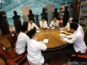 Andi Arief Sindir Anies Tak Datang Silaturahmi Bogor: Jangan Main Aman