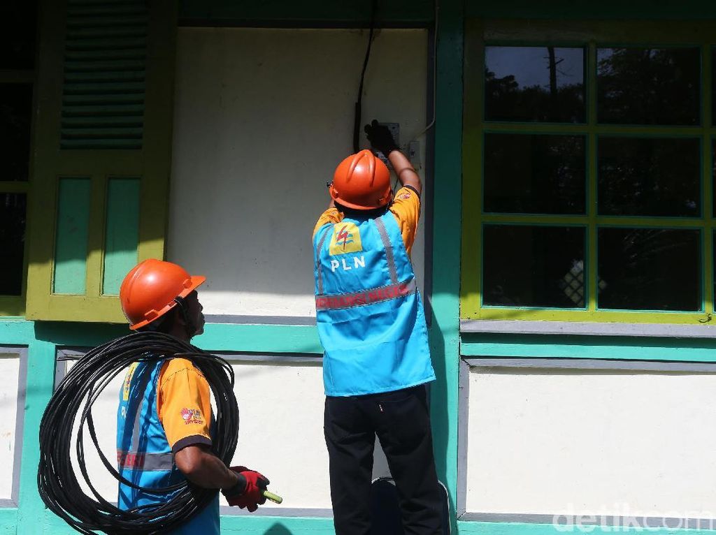 Target Semua Daerah Dapat Listrik 100% Tahun Ini Meleset Target Semua Daerah Dapat Listrik 100% Tahun Ini Meleset
