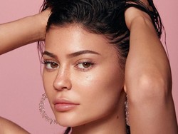 Skin Care Kylie Jenner Habis Terjual, Netizen Sebut Ulasannya Palsu