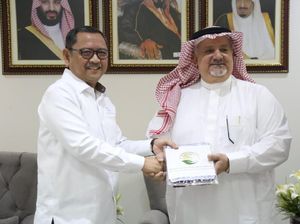 Kedubes Saudi Beri 100 Ton Kurma, Kemensos Siap Bagi-bagi ke Panti Kedubes Saudi Beri 100 Ton Kurma, Kemensos Siap Bagi-bagi ke Panti