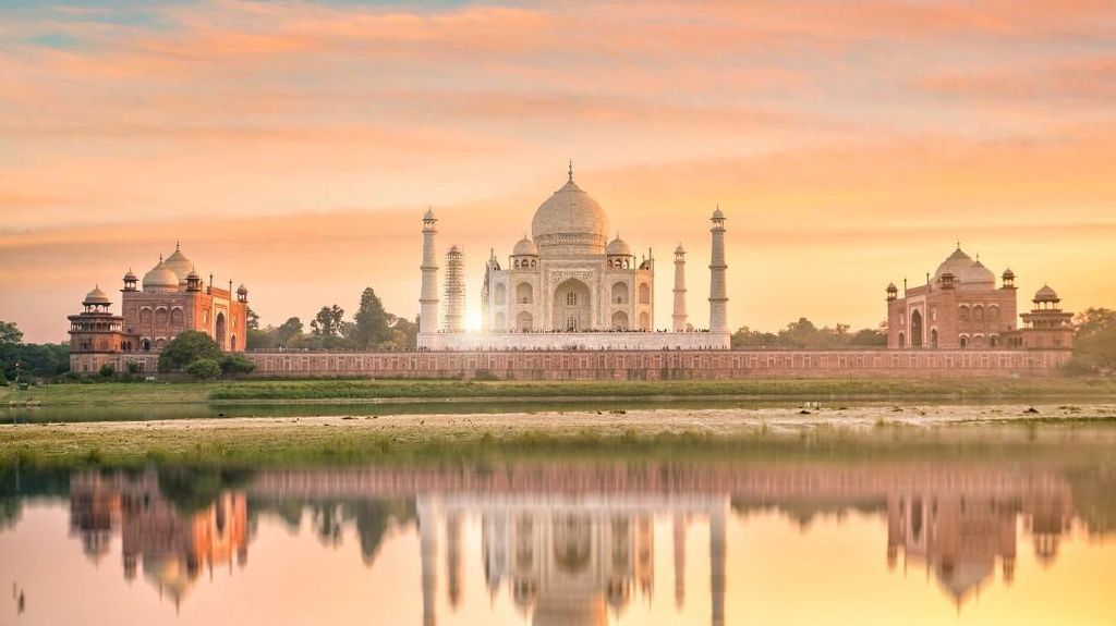 Foto: Masjid Kembar Kontroversial di Taj Mahal
