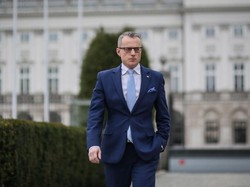 Seorang Pria Israel Meludahi Dubes Polandia di Tel Aviv