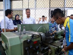 Lulusan SMA/SMK Pengin Cepat Dapat Kerja? Cek di Sini Caranya