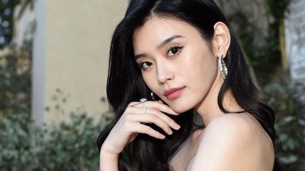 10 Pesona Ming Xi, Model Victorias Secret yang Dilamar Anak Raja Judi China