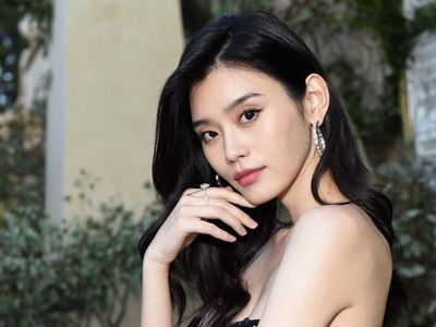 10 Pesona Ming Xi, Model Victorias Secret yang Dilamar Anak Raja Judi China