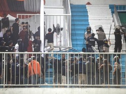 Polisi Amankan 6 Orang Pelaku Kekerasan di Laga PSS Vs Arema FC