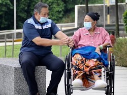 Sampaikan Belasungkawa, Anies: Bu Ani Sosok Perempuan Tangguh