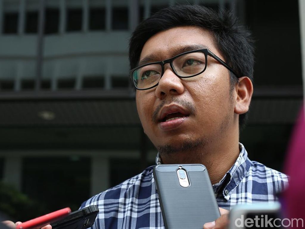 ICW Kritik Putusan Etik Firli: Mestinya Sanksi Berat, Mundur dari Ketua KPK ICW Kritik Putusan Etik Firli: Mestinya Sanksi Berat, Mundur dari Ketua KPK