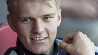 Digadang-gadang bakal jadi bintang besar, Martin Odegaard justru tak bersinar sejak didatangkan ke Real Madrid pada 2015. Ia kemudian dipinjamkan ke berbagai klub. Untuk musim 2018/2019, Odegaard sepertinya masih belum masuk rencana Zidane. Foto: Trond Tandberg/Getty Images