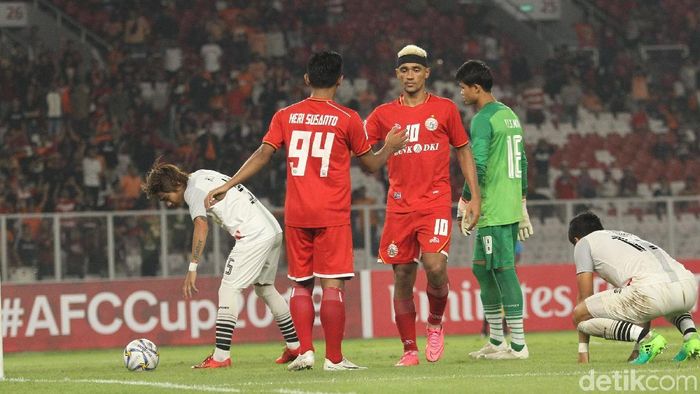 Persija Jakarta salam salah satu laga. (Foto: Rifkianto Nugroho/detikSport) Persija Jakarta salam salah satu laga. (Foto: Rifkianto Nugroho/detikSport)